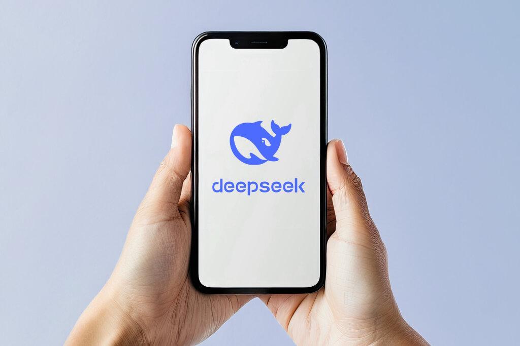 一周AI大事:DeepSeek炒股“封神”,OpenAI自建(图1) 一周AI大事:DeepSeek炒股“封神”,OpenAI自建(图1)