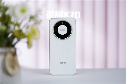 高性价比父母手机：耐用续航 护眼易用(图1)