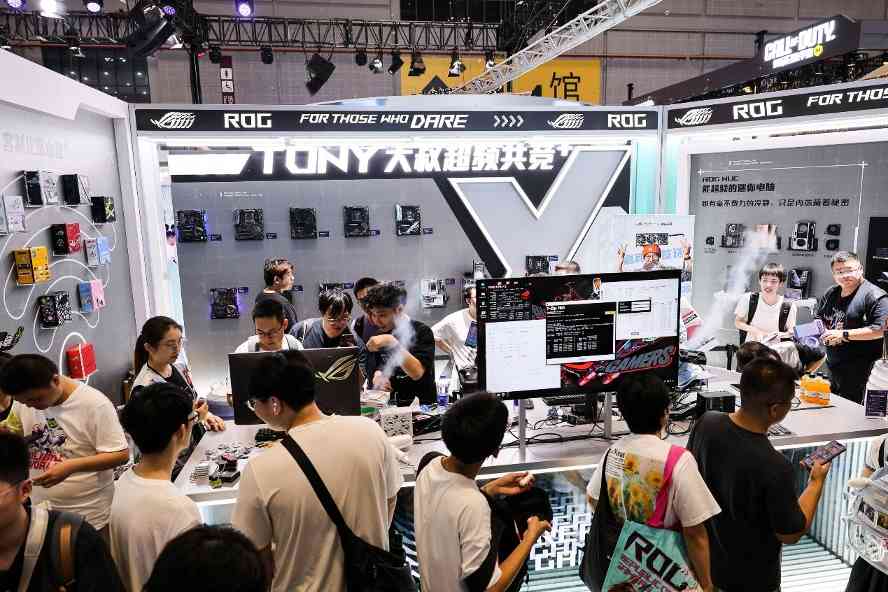 华硕主板撼动BW2025 ROG玩+乐园引玩家狂欢(图17)