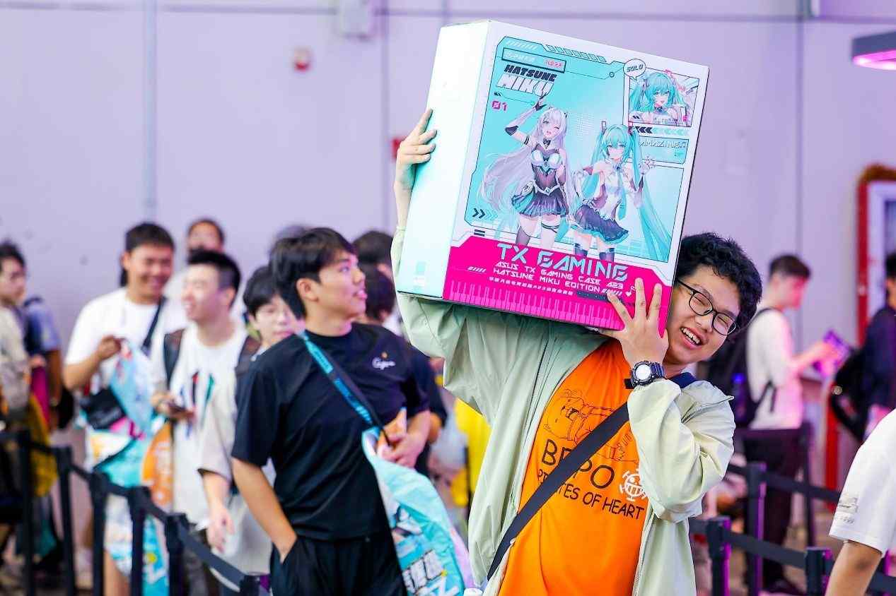华硕主板撼动BW2025 ROG玩+乐园引玩家狂欢(图32)