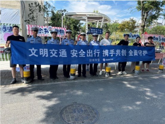 舒城县开展文明交通安全科普活动 提升群众出行意识(图1)