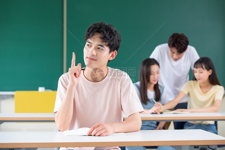 智能风控系统如何建设与落地:从规则、数据到模型监控(图2) 智能风控系统如何建设与落地:从规则、数据到模型监控